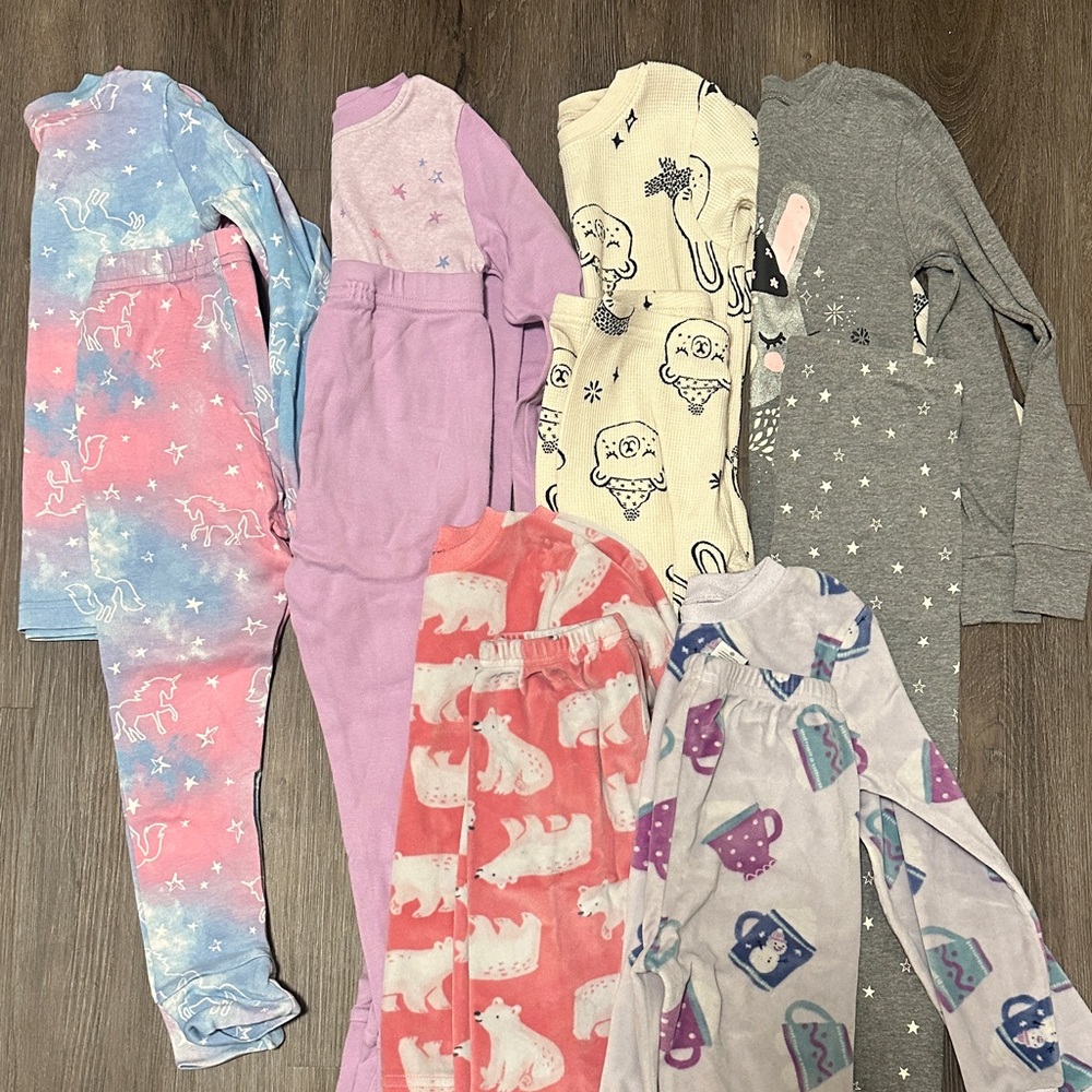 Assorted Girls Pajama Set size 5 - Picture 3 of 3